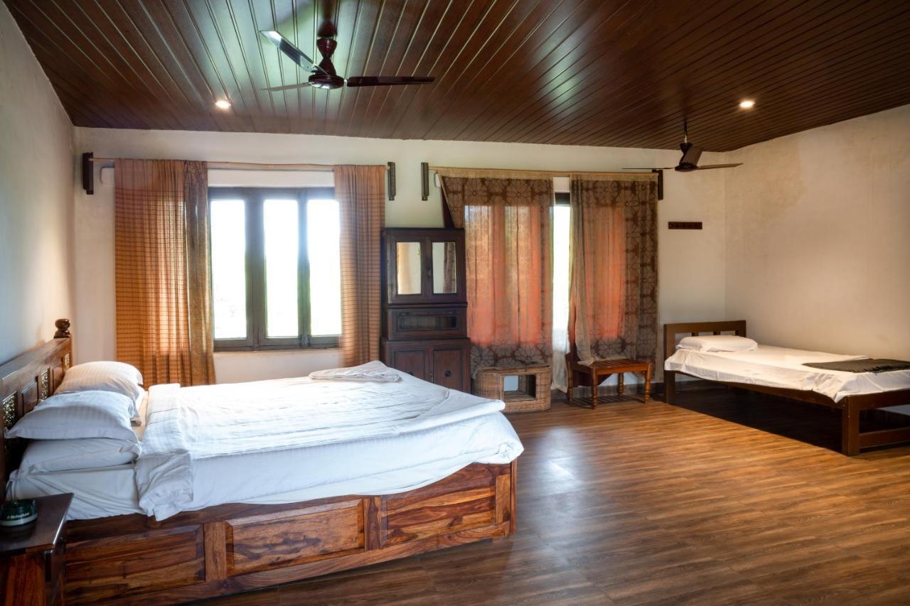 Hampi'S Whiskers Resort Bagian luar foto